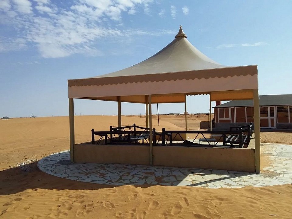 مظلات مخروطي