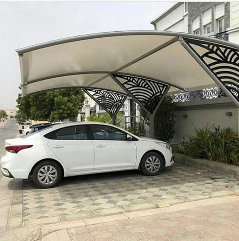 مظلات فرنسي مع ليزر حديثه